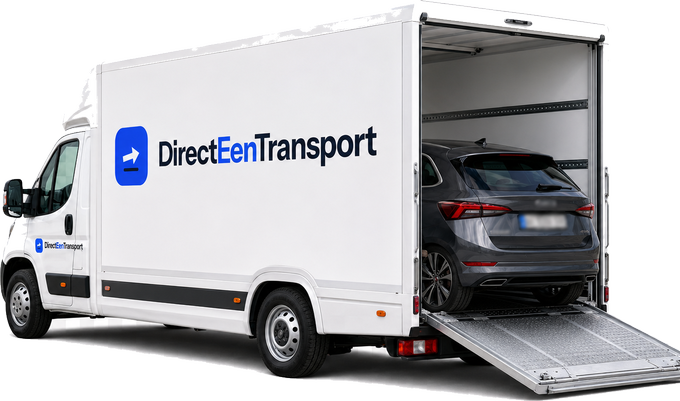 Gesloten transport op een oprijwagen